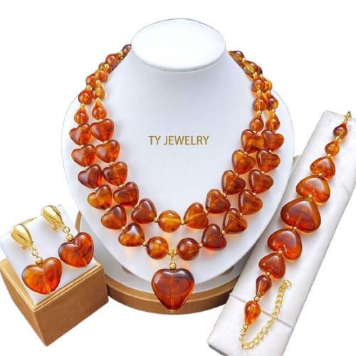 Ensemble bijoux en perles (Collier, gourmette, et boucles d'oreilles)- heart shaped