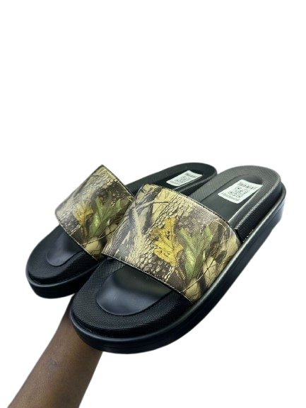 Burberry- Slides